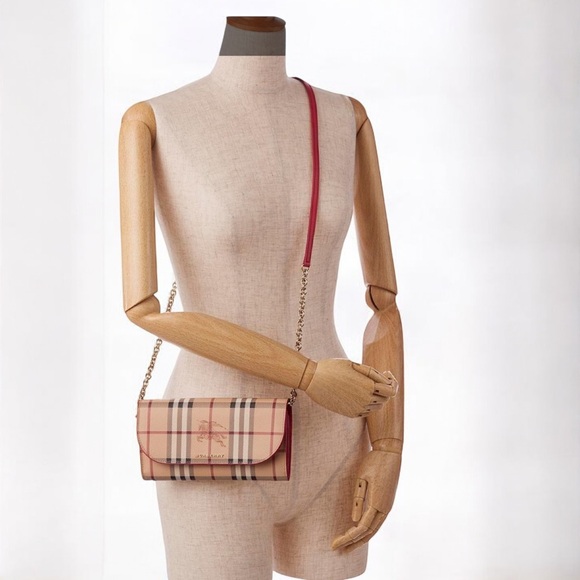 Burberry Haymarket Check Henley Coated
Canvas Wallet on Chain Like New! - Picture 3 of 16